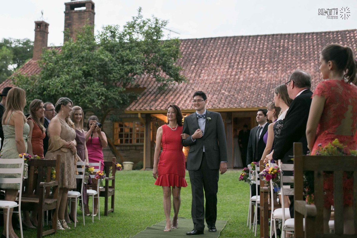 casamento-alexandre--manoela sal da terra fotografia- casamento ao ar livre alto da capela porto alegre vestido fur coat no knickers flores d'rosa flores e festas decoraçao fernanda da rosa cerimonial marcia kautz musicos mansao musical  buffet tom
