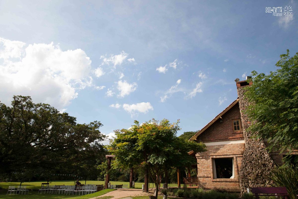 casamento-alexandre--manoela sal da terra fotografia- casamento ao ar livre casamento alto da capela porto alegre vestido fur coat no knickers flores d'rosa flores e festas decoraçao fernanda da rosa cerimonial marcia kautz musicos mansao musical  
