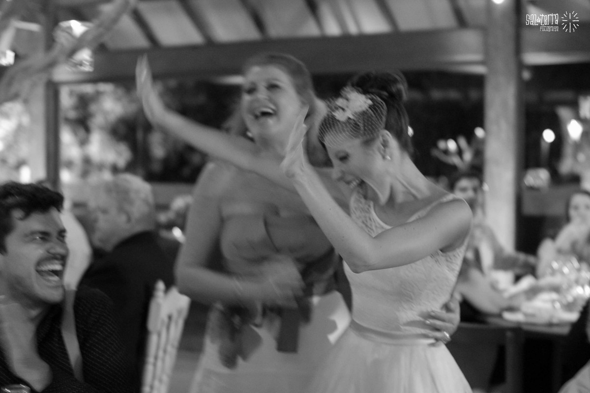 casamento-alexandre--manoela sal da terra fotografia- casamento ao ar livre alto da capela porto alegre vestido fur coat no knickers flores d'rosa flores e festas decoraçao fernanda da rosa cerimonial marcia kautz musicos mansao musical  buffet tom