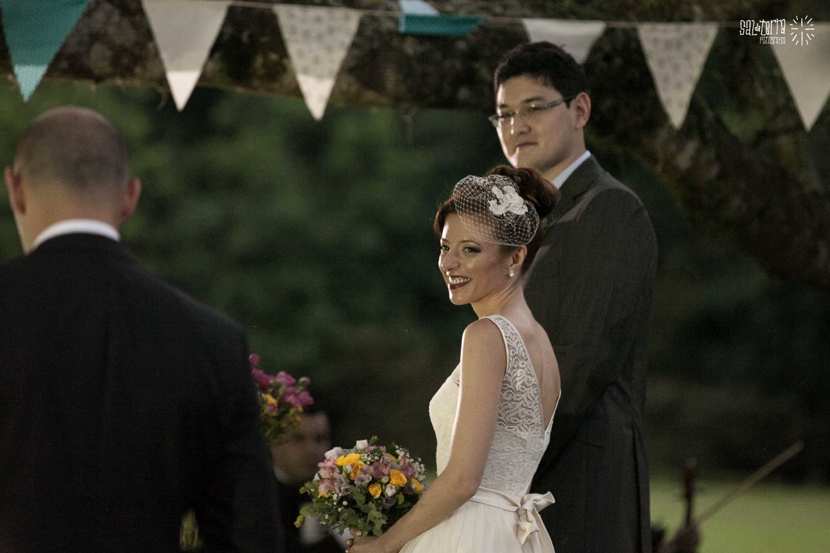 casamento-alexandre--manoela sal da terra fotografia- casamento ao ar livre alto da capela porto alegre vestido fur coat no knickers flores d'rosa flores e festas decoraçao fernanda da rosa cerimonial marcia kautz musicos mansao musical  buffet tom