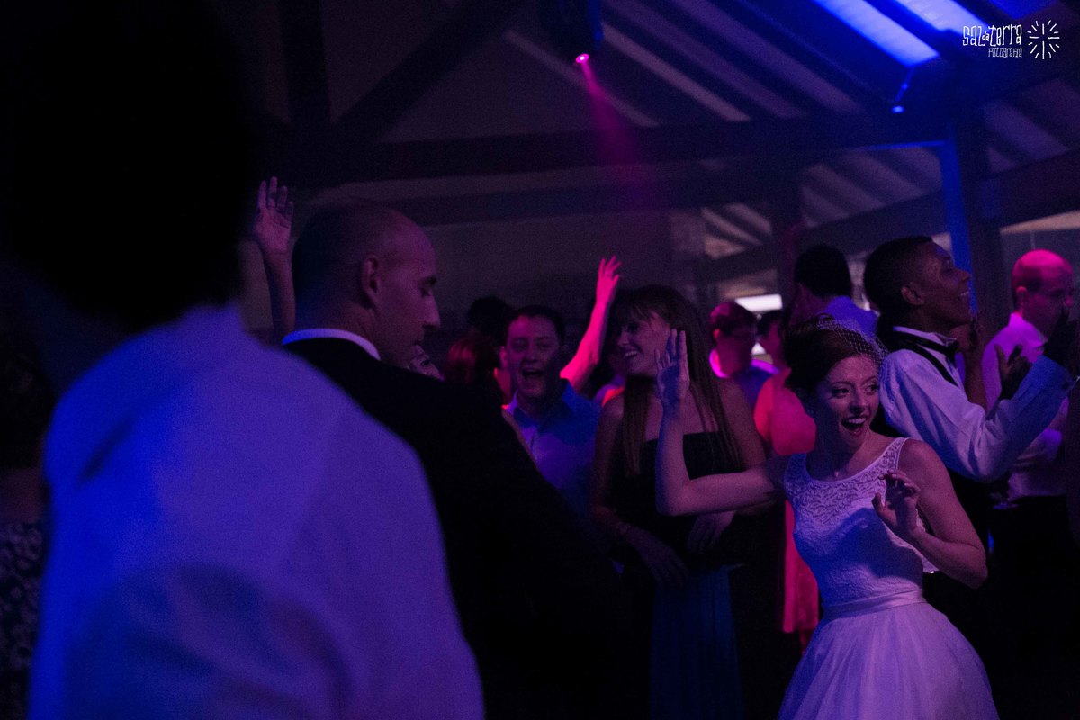 casamento-alexandre--manoela sal da terra fotografia- casamento ao ar livre alto da capela porto alegre vestido fur coat no knickers flores d'rosa flores e festas decoraçao fernanda da rosa cerimonial marcia kautz musicos mansao musical  buffet tom