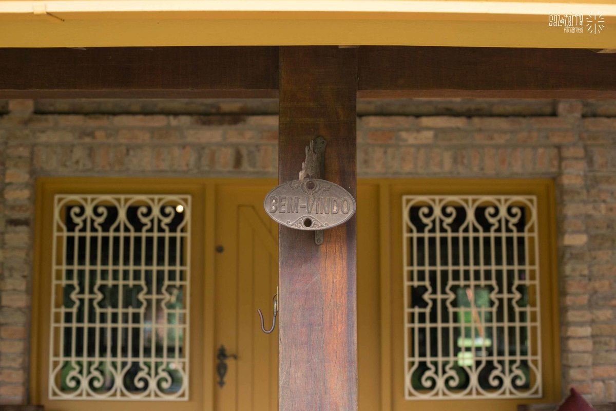 casamento-alexandre--manoela sal da terra fotografia- casamento ao ar livre alto da capela porto alegre vestido fur coat no knickers flores d'rosa flores e festas decoraçao fernanda da rosa cerimonial marcia kautz musicos mansao musical  buffet tom
