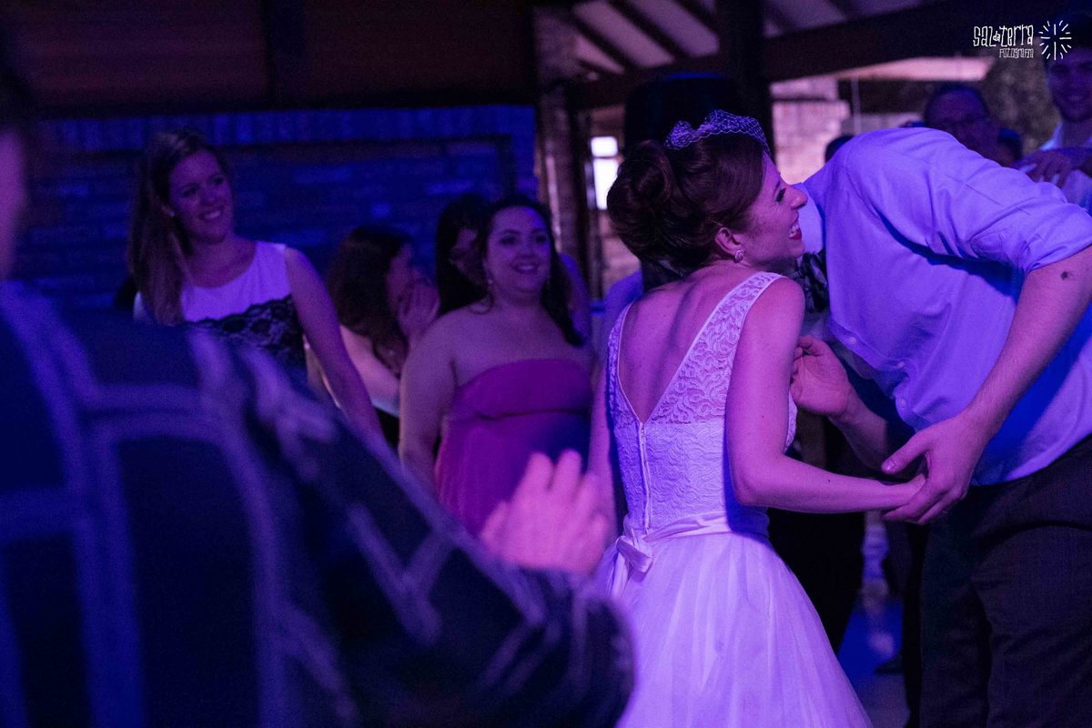 casamento-alexandre--manoela sal da terra fotografia- casamento ao ar livre alto da capela porto alegre vestido fur coat no knickers flores d'rosa flores e festas decoraçao fernanda da rosa cerimonial marcia kautz musicos mansao musical  buffet tom