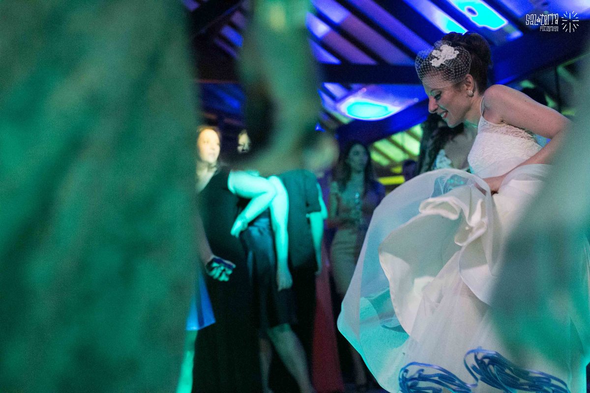 casamento-alexandre--manoela sal da terra fotografia- casamento ao ar livre alto da capela porto alegre vestido fur coat no knickers flores d'rosa flores e festas decoraçao fernanda da rosa cerimonial marcia kautz musicos mansao musical  buffet tom