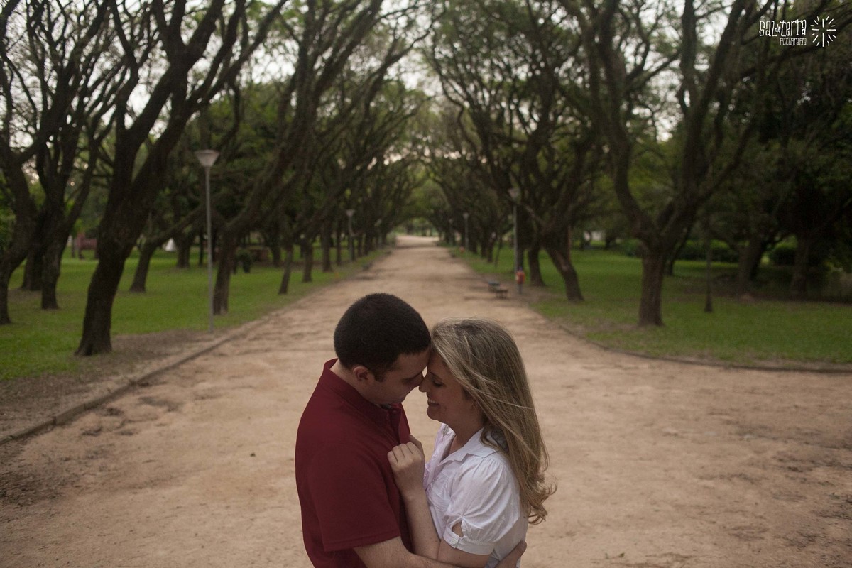 ensaio pre casamento trash the dress e session book casal ensaio de noivos porto alegre usina do gasometro por do sol