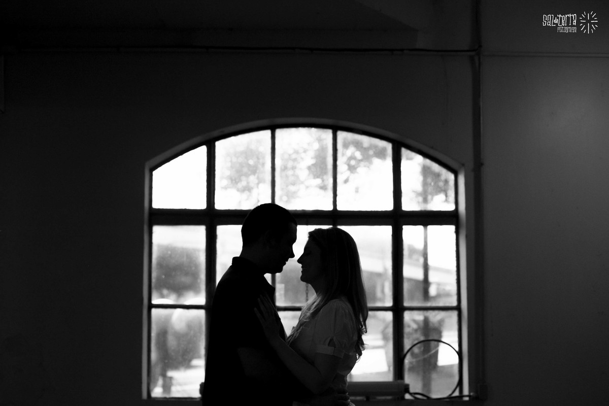 ensaio pre casamento trash the dress e session book casal ensaio de noivos porto alegre usina do gasometro por do sol