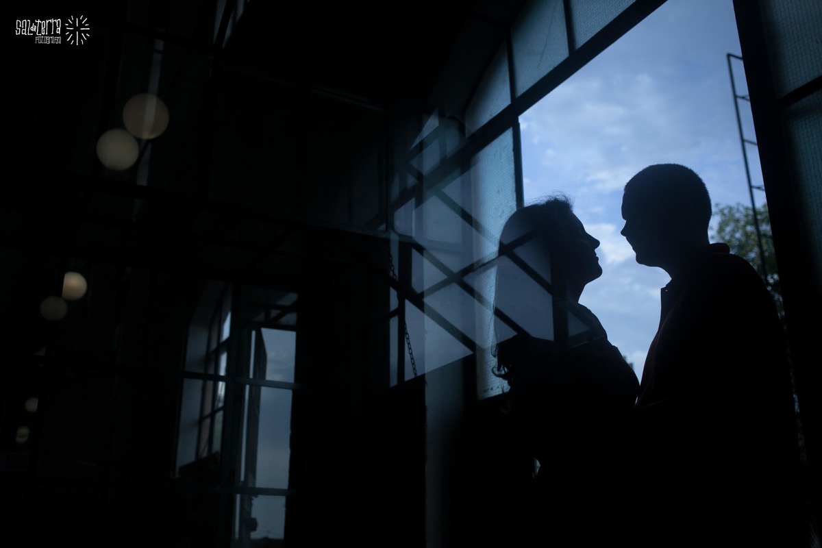 ensaio pre casamento trash the dress e session book casal ensaio de noivos porto alegre usina do gasometro por do sol