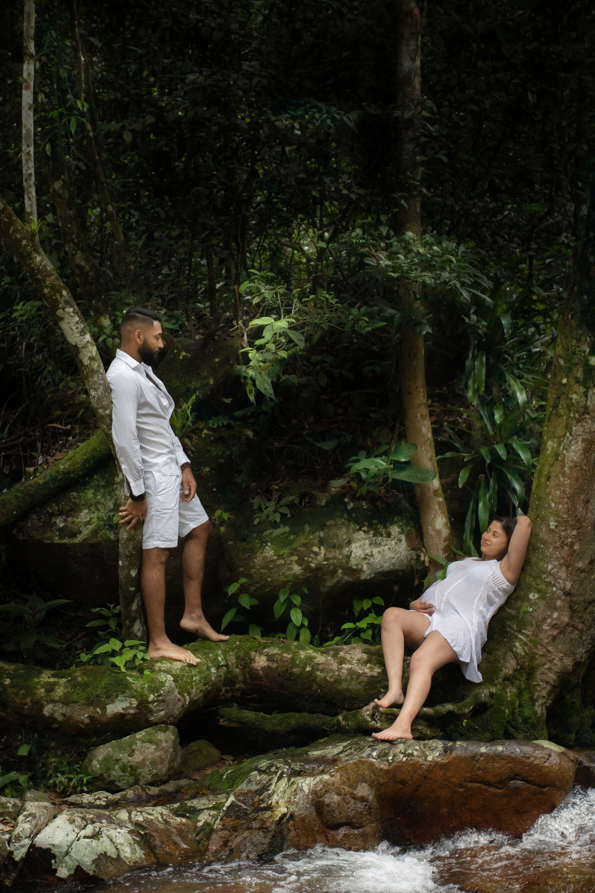 Ensaio gestante em cachoeira na região de Florianópolis por Ricardo Zanetta
