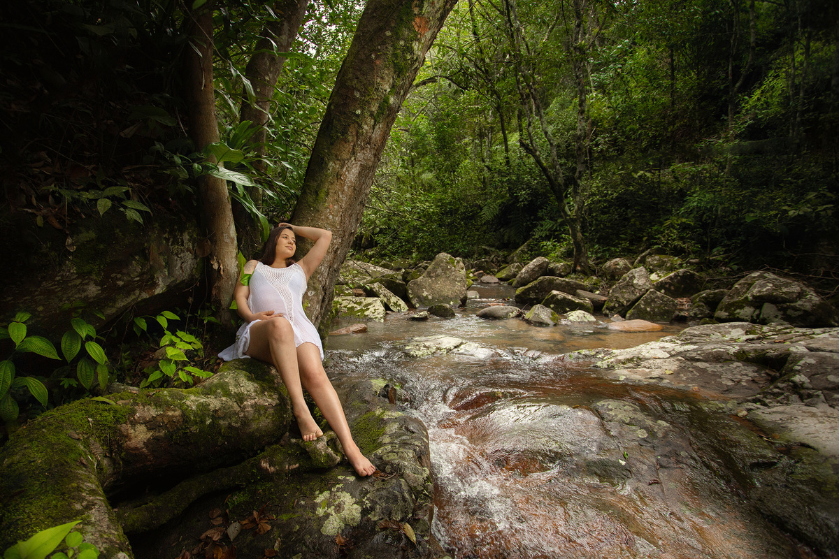 Ensaio gestante em cachoeira na região de Florianópolis por Ricardo Zanetta