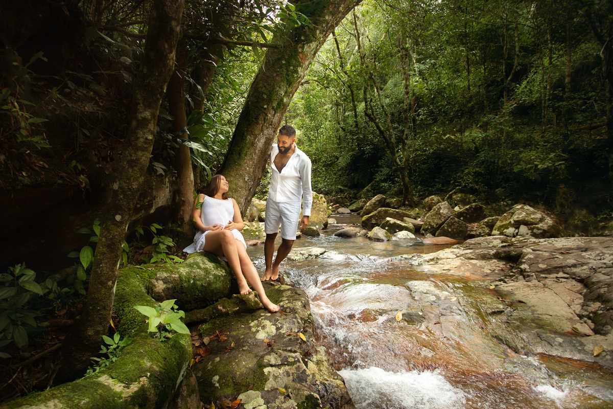 Ensaio gestante em cachoeira na região de Florianópolis por Ricardo Zanetta