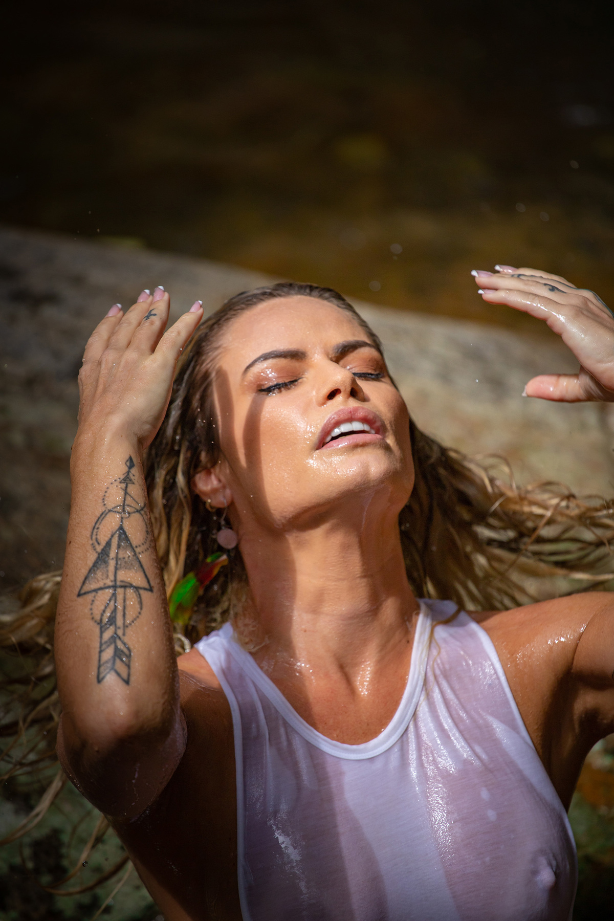 Ensaio fotografico de nu com Nati Casassola em Florianopolis pelo olhar de  Ricardo Zanetta