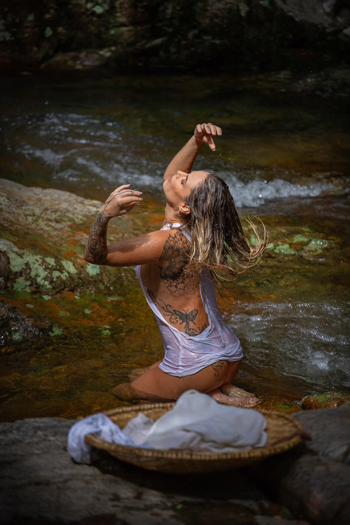 Ensaio fotografico de nu com Nati Casassola em Florianopolis pelo olhar de  Ricardo Zanetta