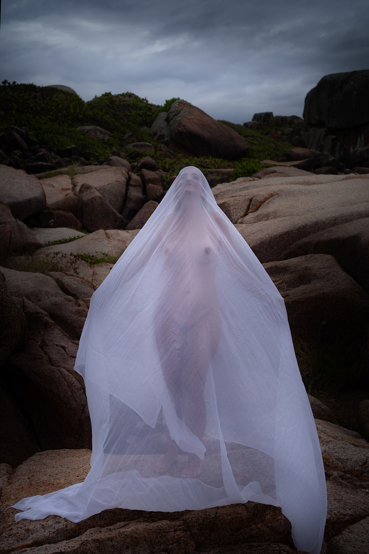 Ensaio de Nu na praia da Galheta em Florianopolis por Ricardo Zanetta.
