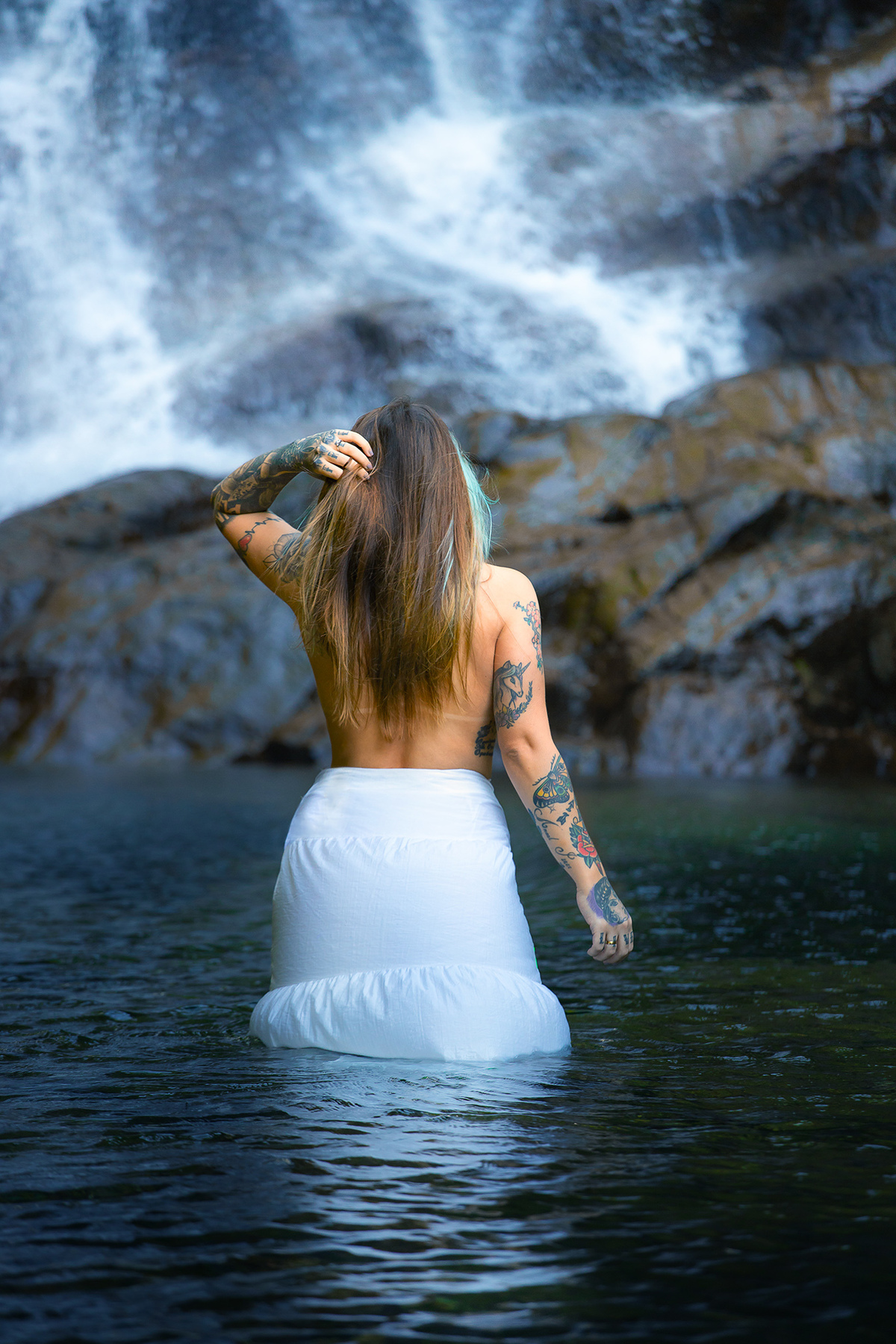 Ensaio de Ana Claudia de nu artístico em Botuverá