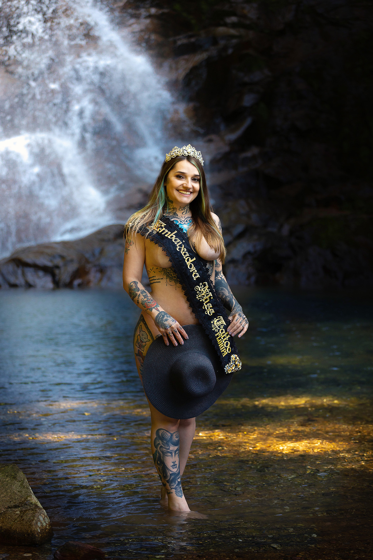 Ensaio de Ana Claudia de nu artístico em Botuverá