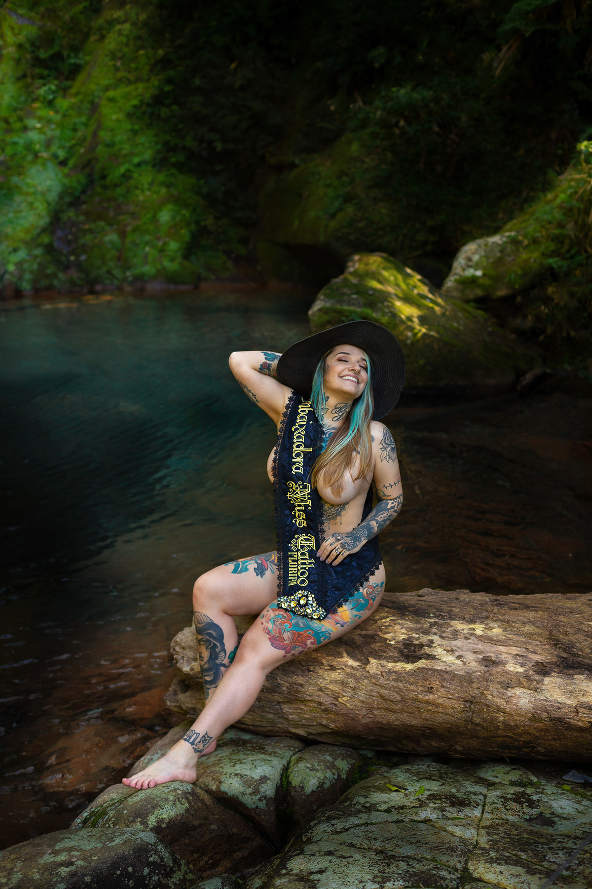 Ensaio de Ana Claudia de nu artístico em Botuverá