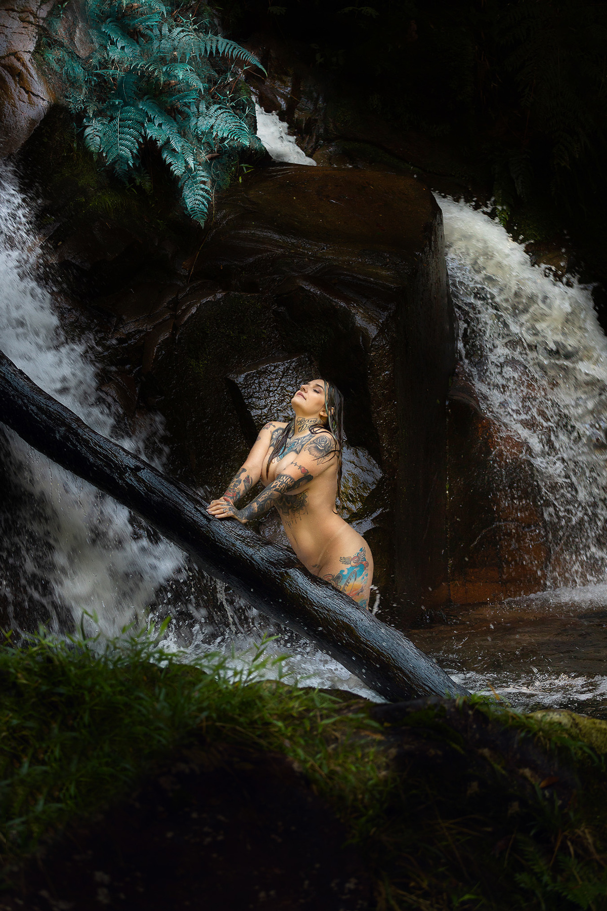 Ensaio de Ana Claudia de nu artístico em Botuverá