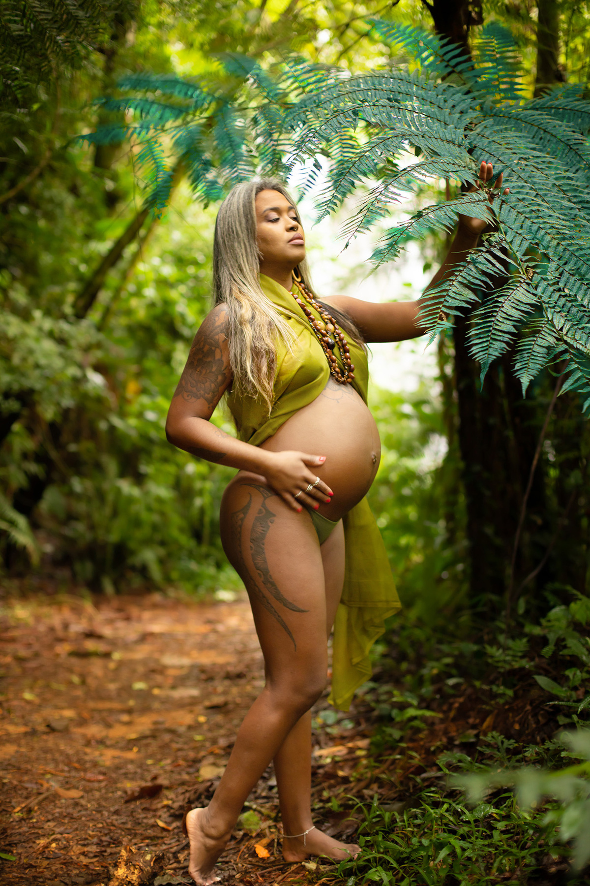 Ensaio gestante na cachoeira do Salto em Águas Mornas...por Ricardo Zanetta