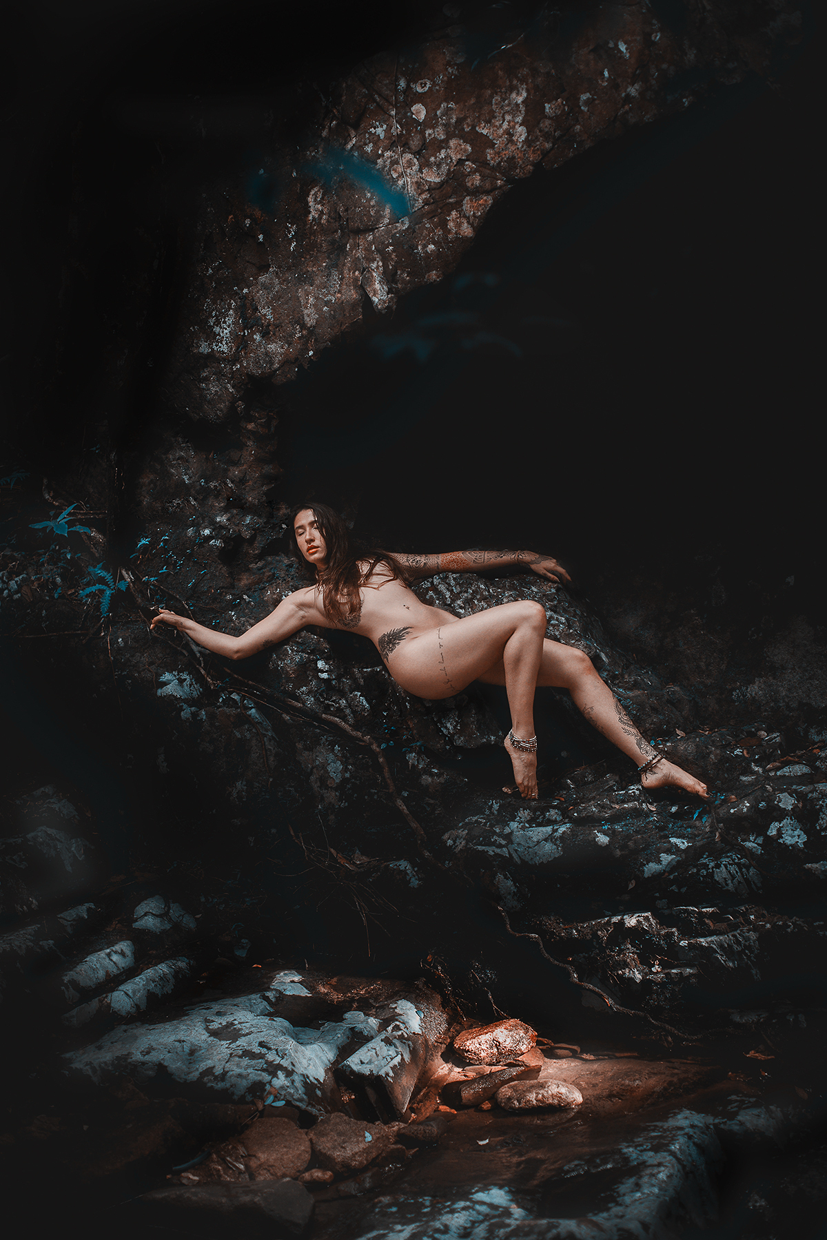 Ensaio de nu artistico de Juliane Pereira  realizado pelo fotógrafo Ricardo Zanetta