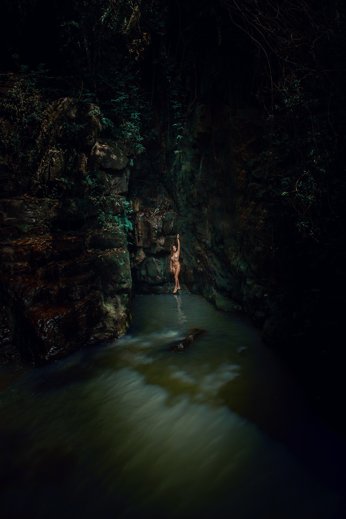 Ensaio nu de Carla Gaia em Florianopolis. Um ser de luz....ensaio de alma