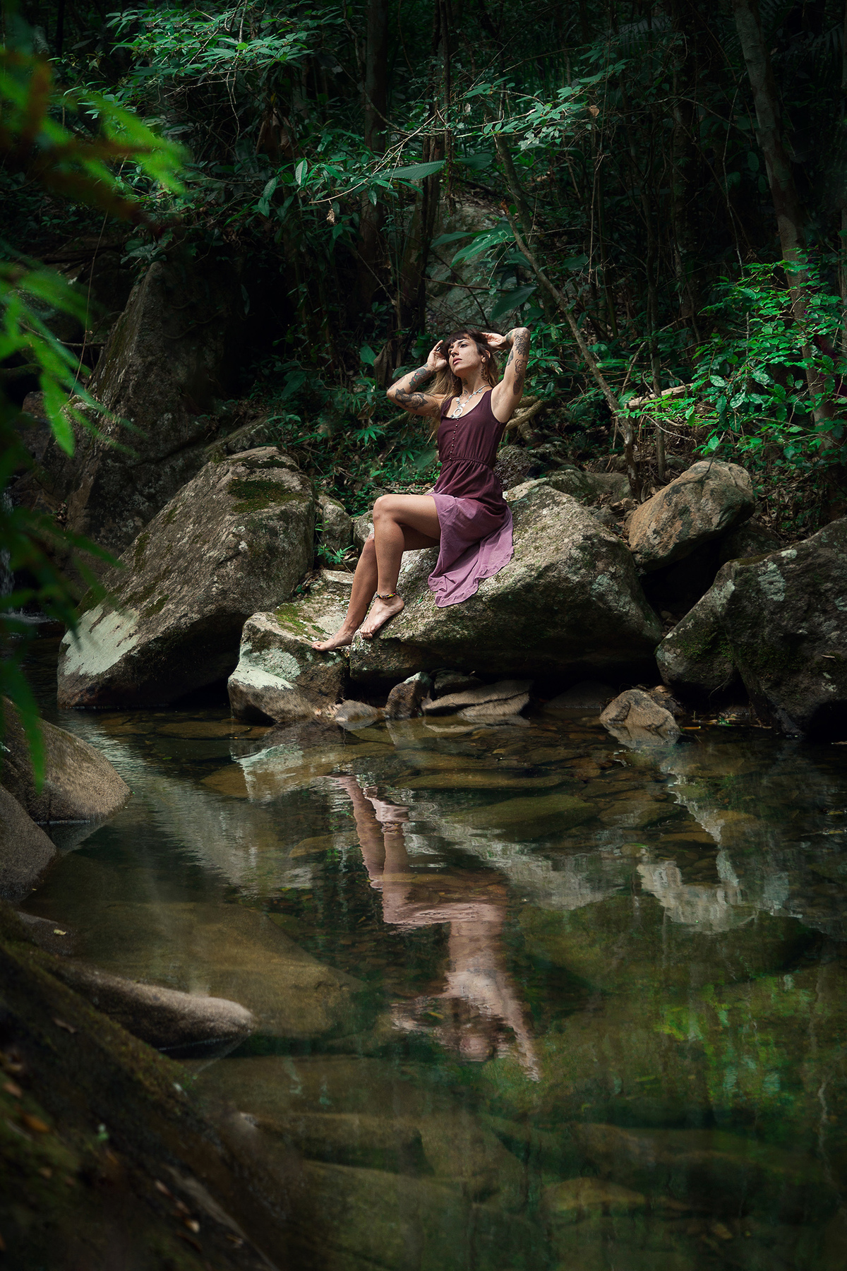 Ensaio nu de Nathasha..floresta nua natureza in corpo