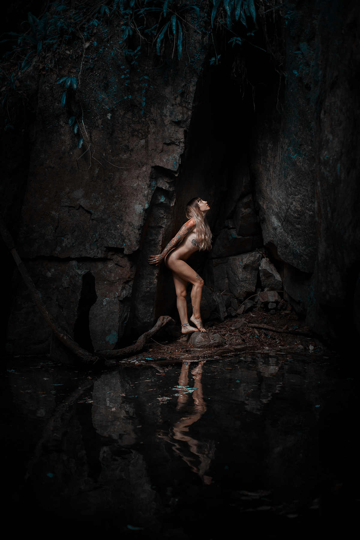 Ensaio nu de Nathasha..floresta nua natureza in corpo