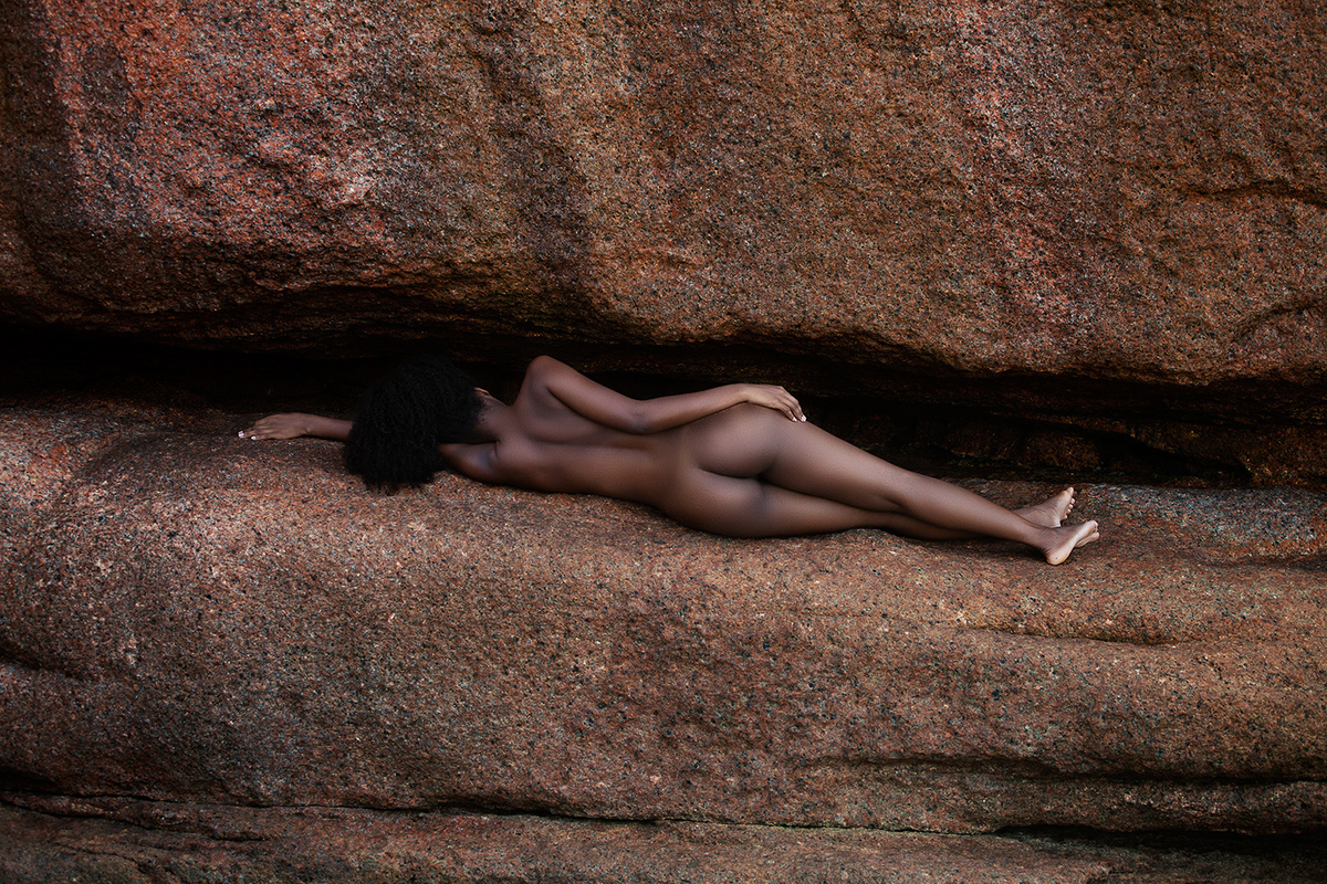 Ensaio nu artistico de mulher negra em florianopolis por Ricardo Zanetta