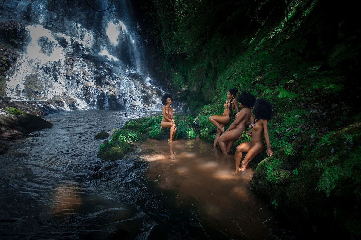 Vida Livre. Ensaio com mulheres negras em nu artistico. Liberdade