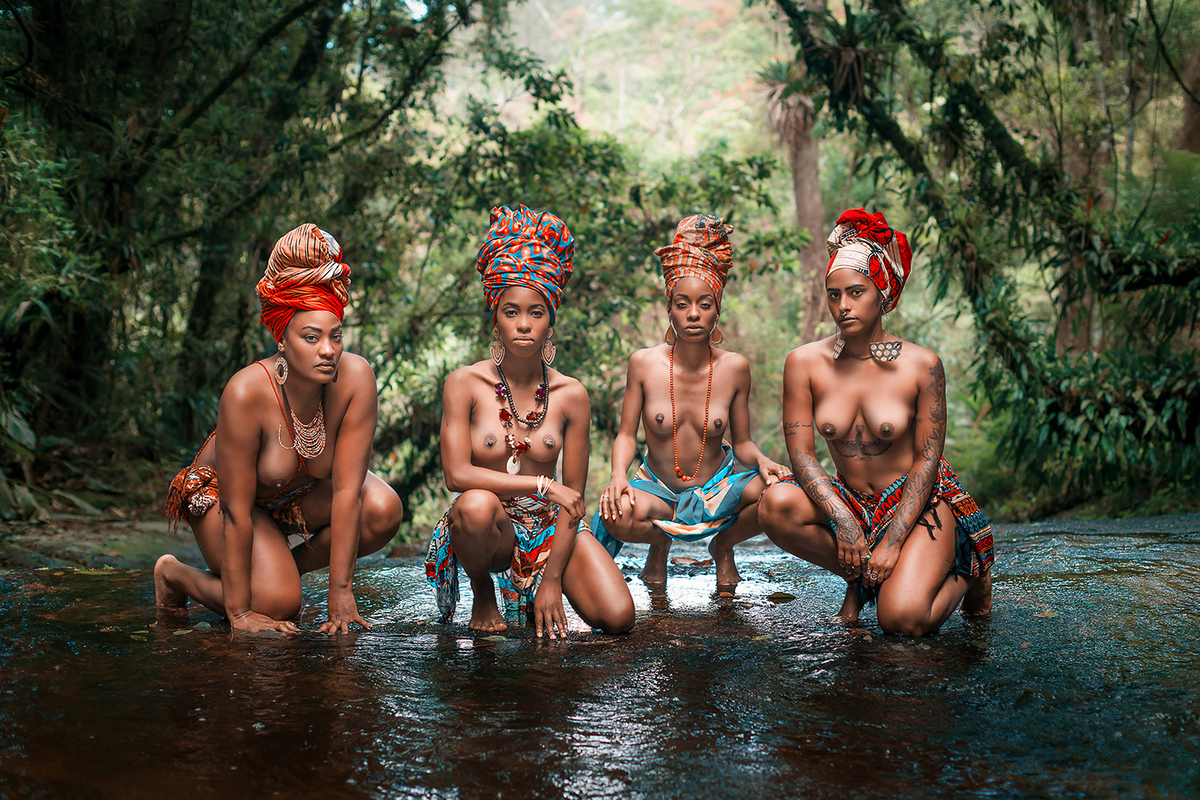 Vida Livre. Ensaio com mulheres negras em nu artistico. Liberdade