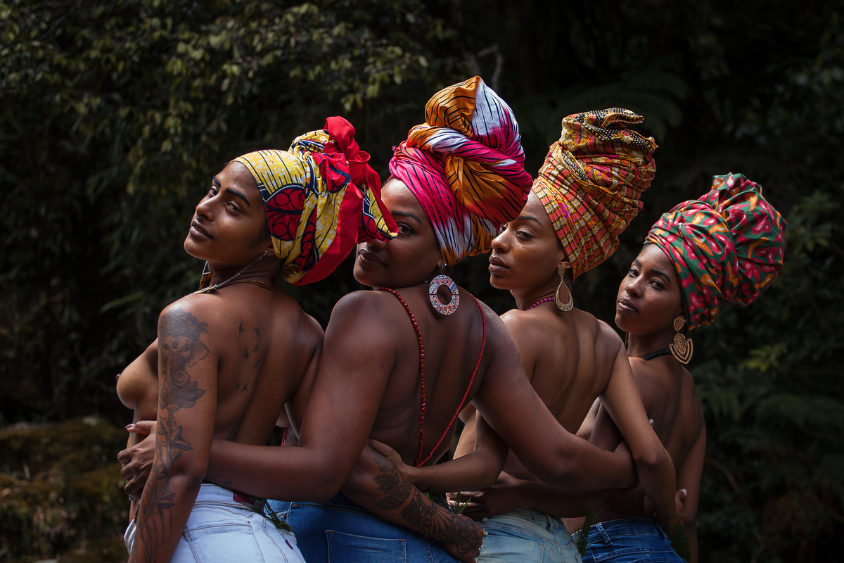 Vida Livre. Ensaio com mulheres negras em nu artistico. Liberdade