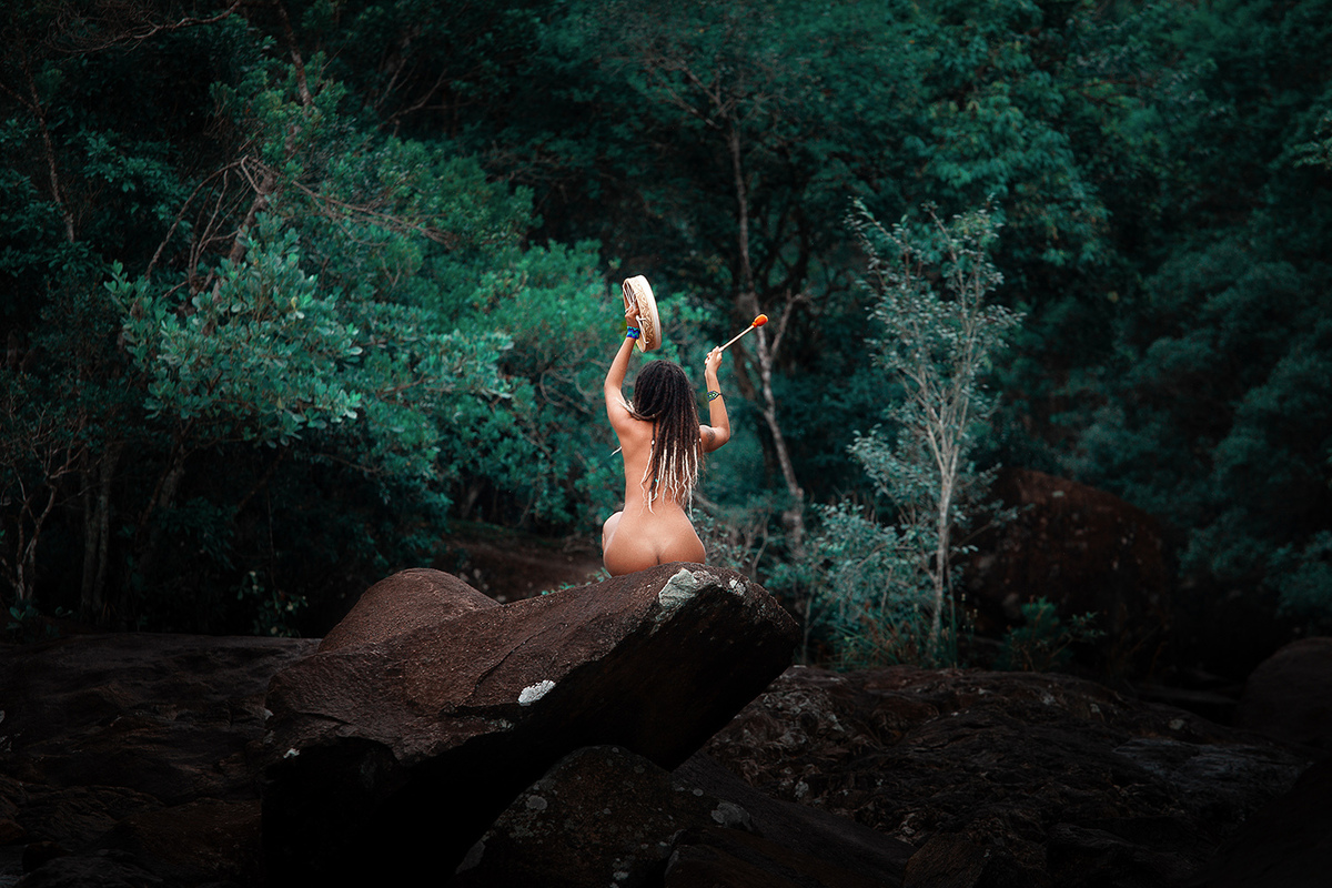 Ensaio em homenagem ao dia do índio somente com mulheres em Florianopolis