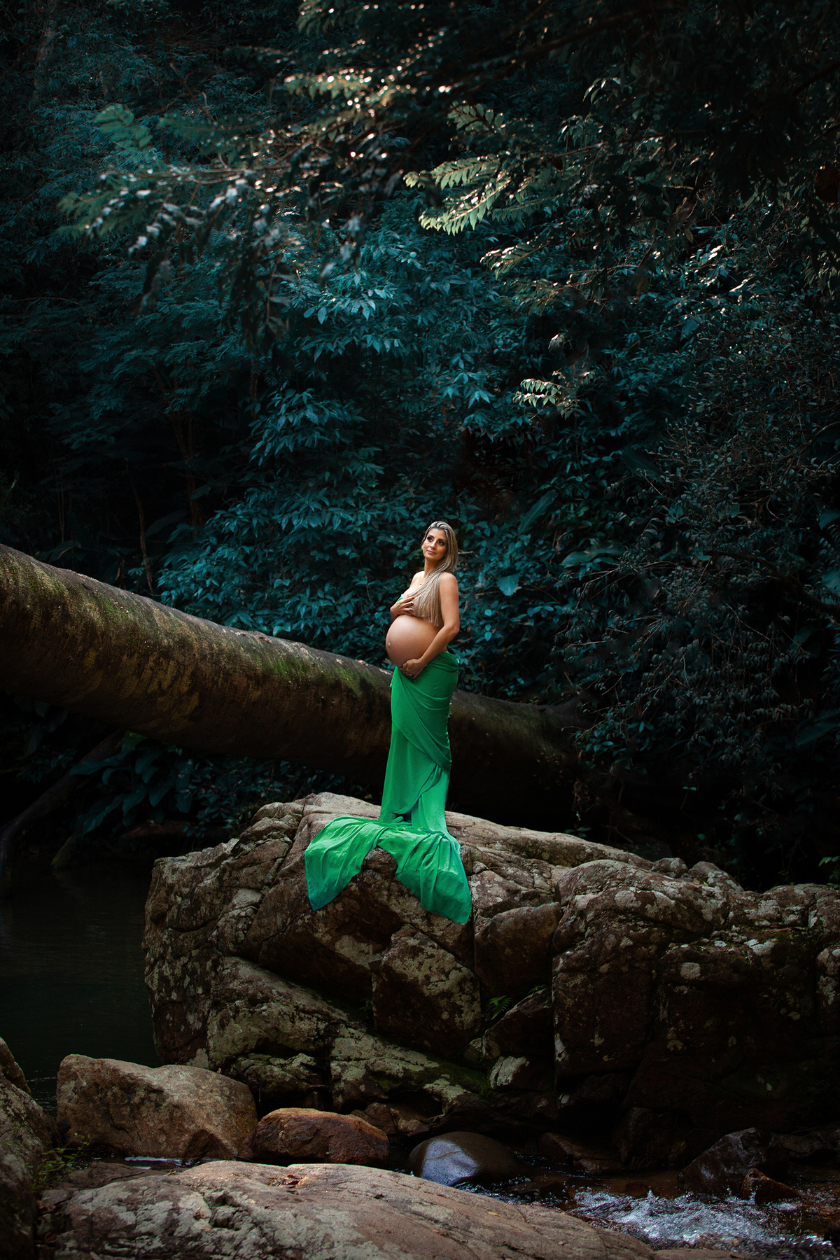Ensaio gestante em cachoeira  Florianopolis por Ricardo Zanetta