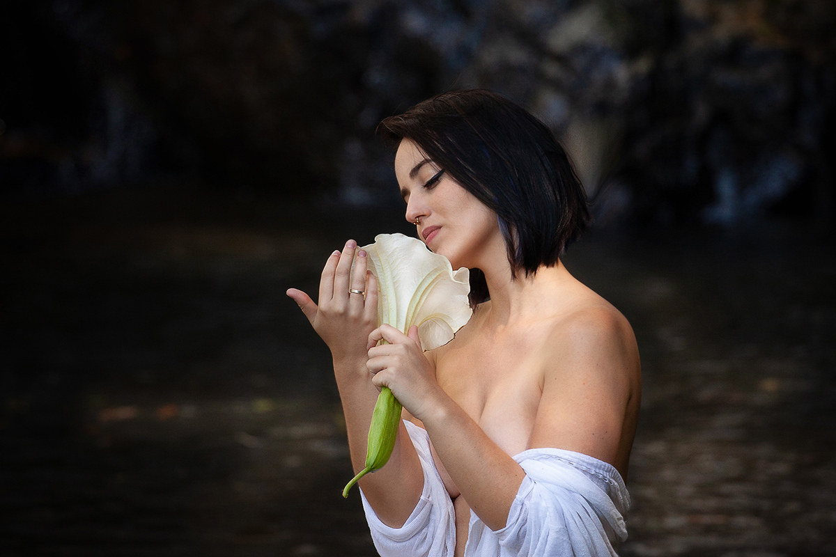 Ensaio de Lydia na Cachoeira de São Bonifácio por Ricardo Zanetta