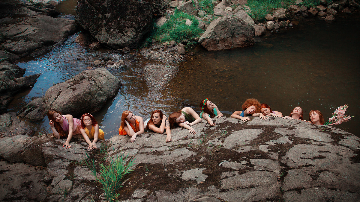 Ensaio de mulheres ruivas em Rancho Queimado pelo fotografo Ricardo Zanetta. Ensaio de Ninfas em cachoeira. Ninfas nuas, ninfas coloridas, ninfas ruivas, mulheres ruivas, ruivas nuas, Projeto Vida Livre de Ricardo Zanetta em Florianópolis.