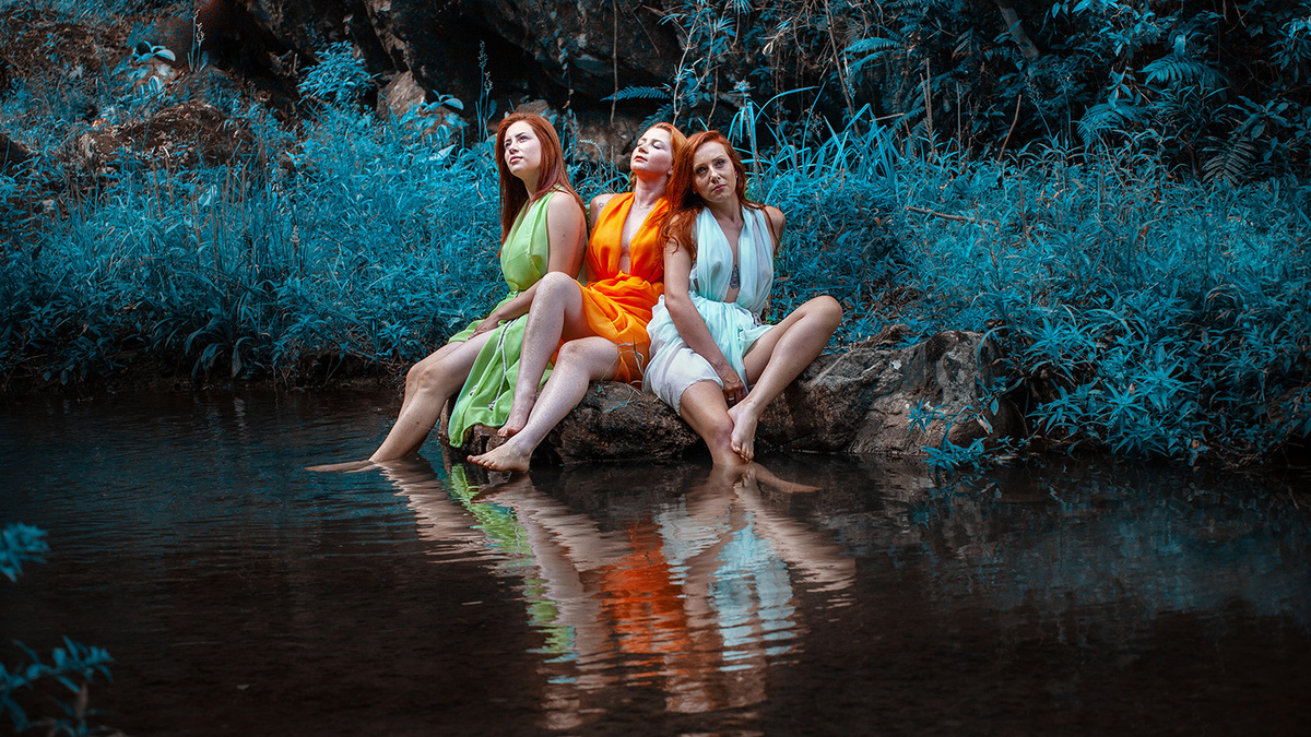 Ensaio de mulheres ruivas em Rancho Queimado pelo fotografo Ricardo Zanetta. Ensaio de Ninfas em cachoeira. Ninfas nuas, ninfas coloridas, ninfas ruivas, mulheres ruivas, ruivas nuas, Projeto Vida Livre de Ricardo Zanetta em Florianópolis.