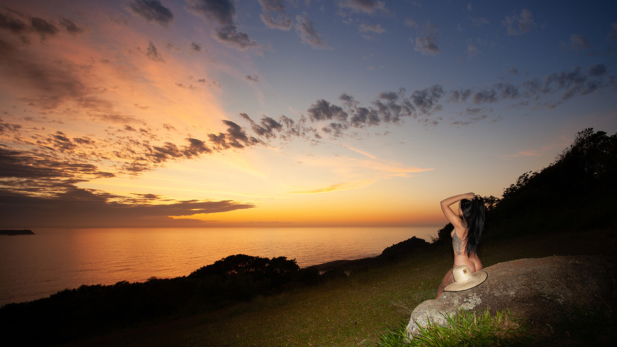 Ensaio de nu na praia do Gravatá em Florianópolis por Ricardo Zanetta