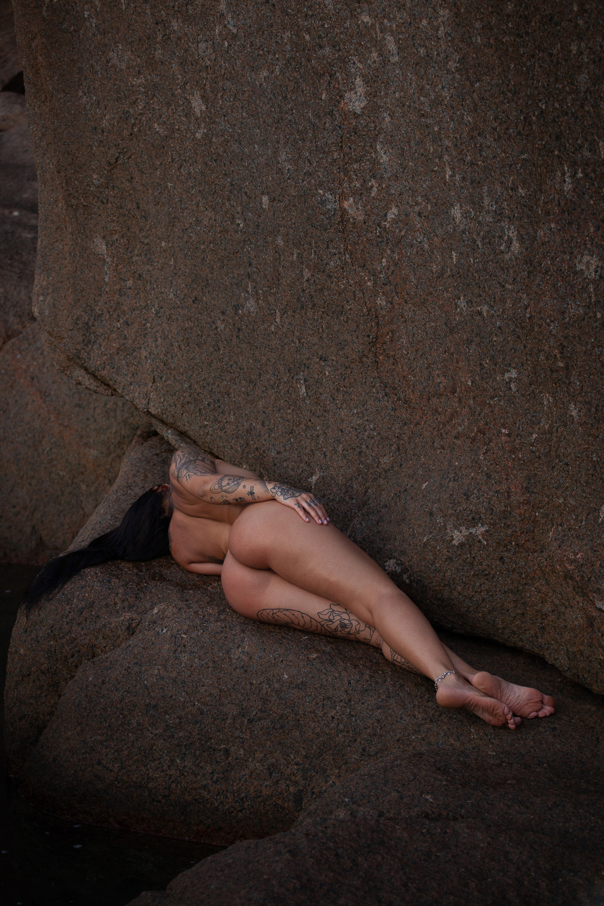 Ensaio de nu na praia do Gravatá em Florianópolis por Ricardo Zanetta