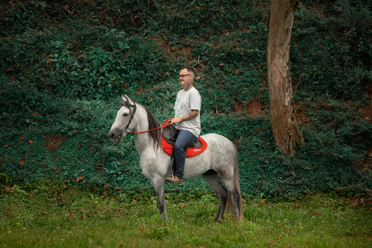 Ensaio de casal ( Ana Claudia Bus e Ivo Tattoo) em Brusque com cavalos por Ricardo Zanetta