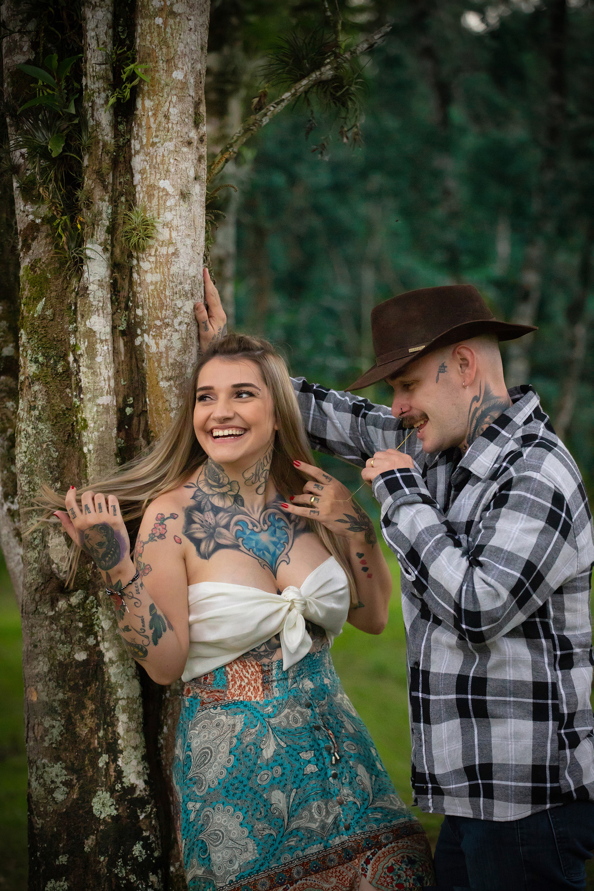 Ensaio de casal ( Ana Claudia Bus e Ivo Tattoo) em Brusque com cavalos por Ricardo Zanetta