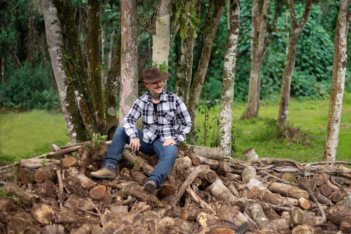 Ensaio de casal ( Ana Claudia Bus e Ivo Tattoo) em Brusque com cavalos por Ricardo Zanetta