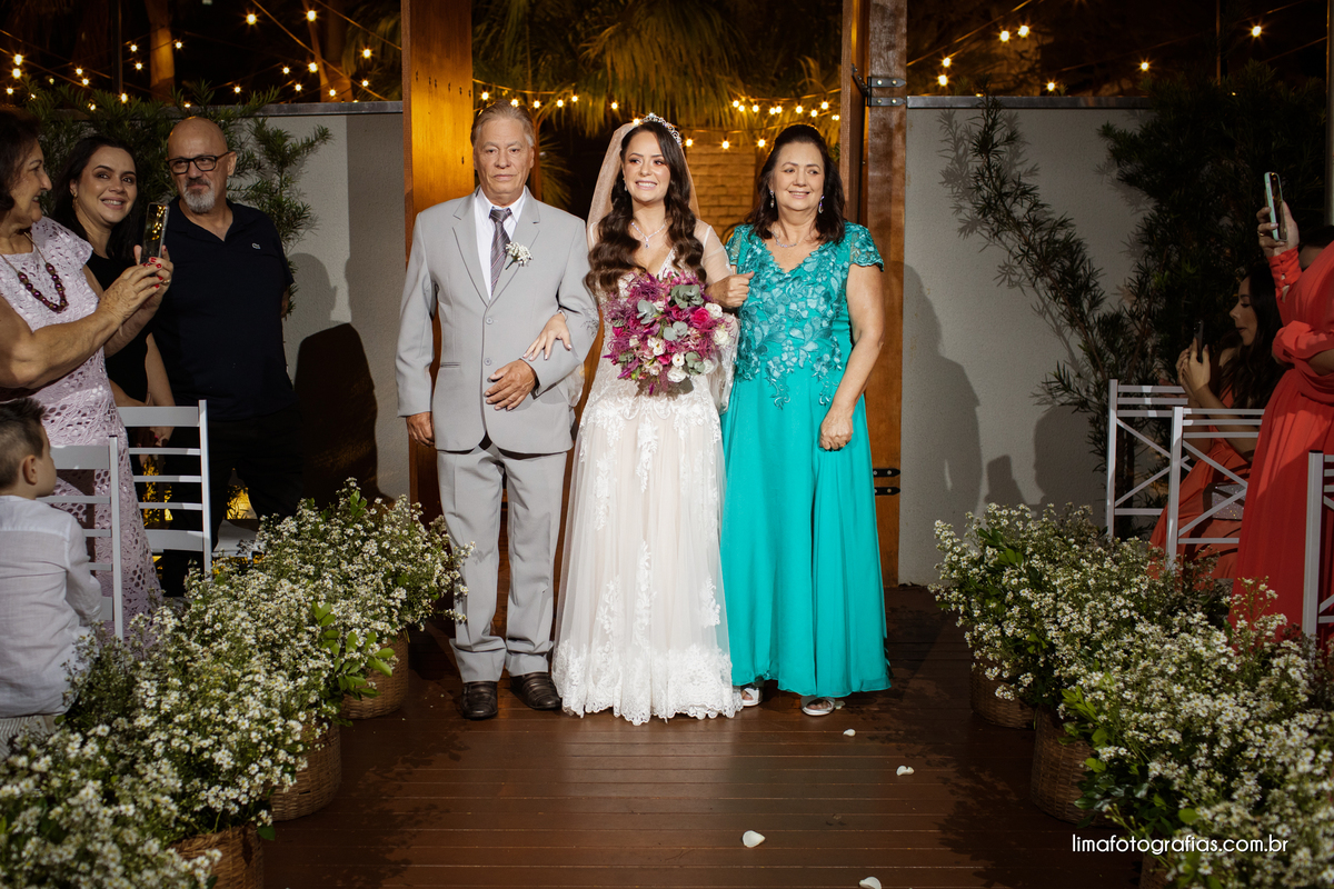 entrada da noiva Casamento Castelo suiço - Blumenau SC