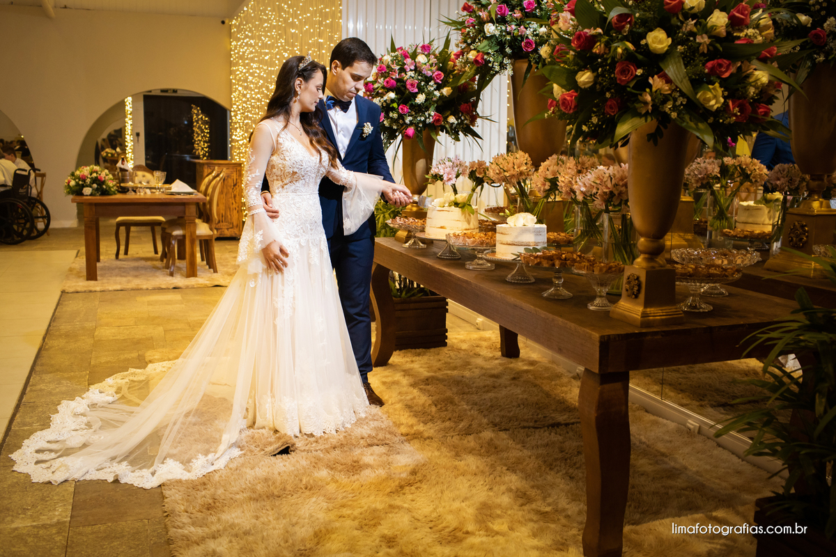 casamento corte do bolo