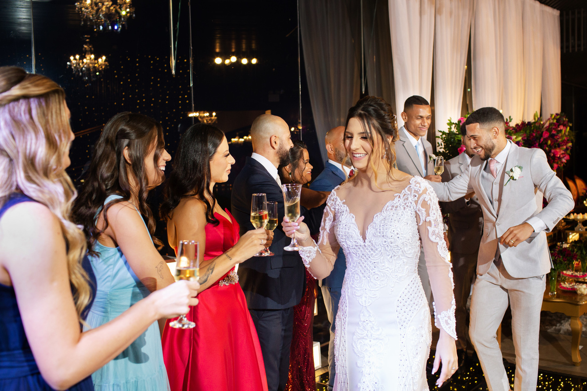 brinde com padrinhos - casamento