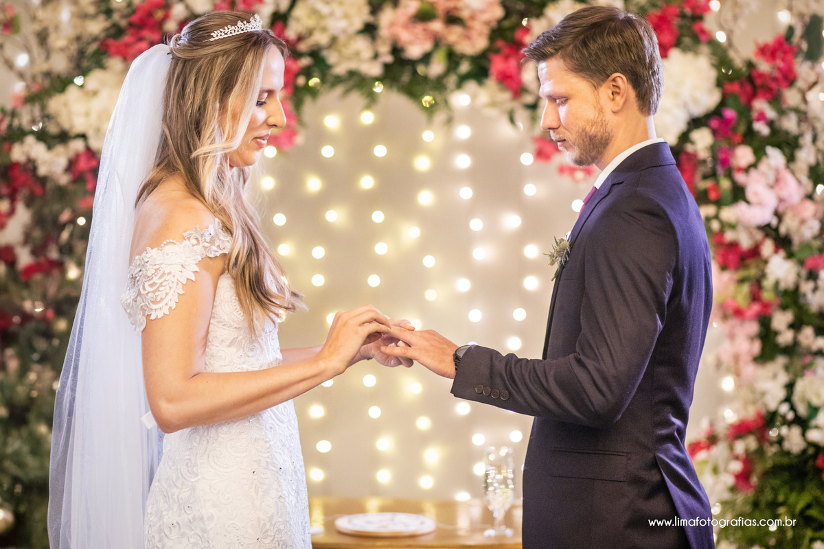 casamento troca das alianças