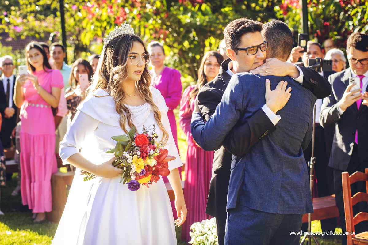 casamento, entrada do noiva, fim de tarde