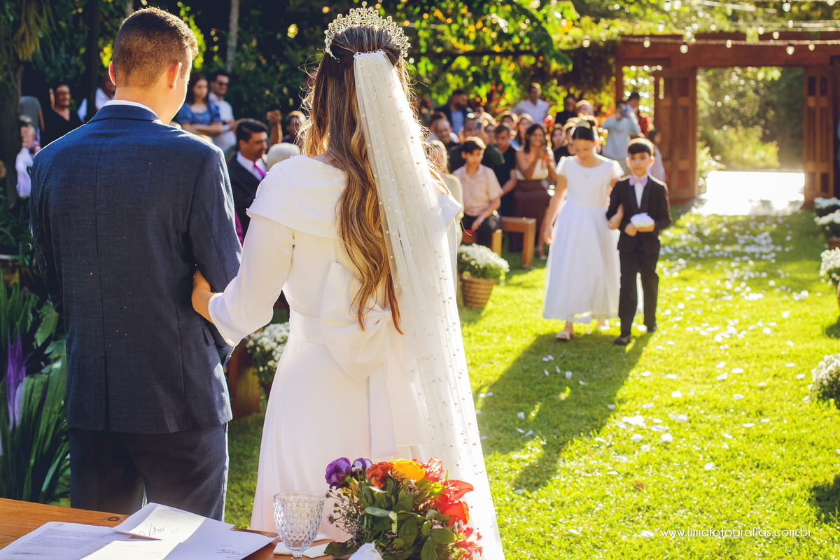 casamento, entrada das alianças