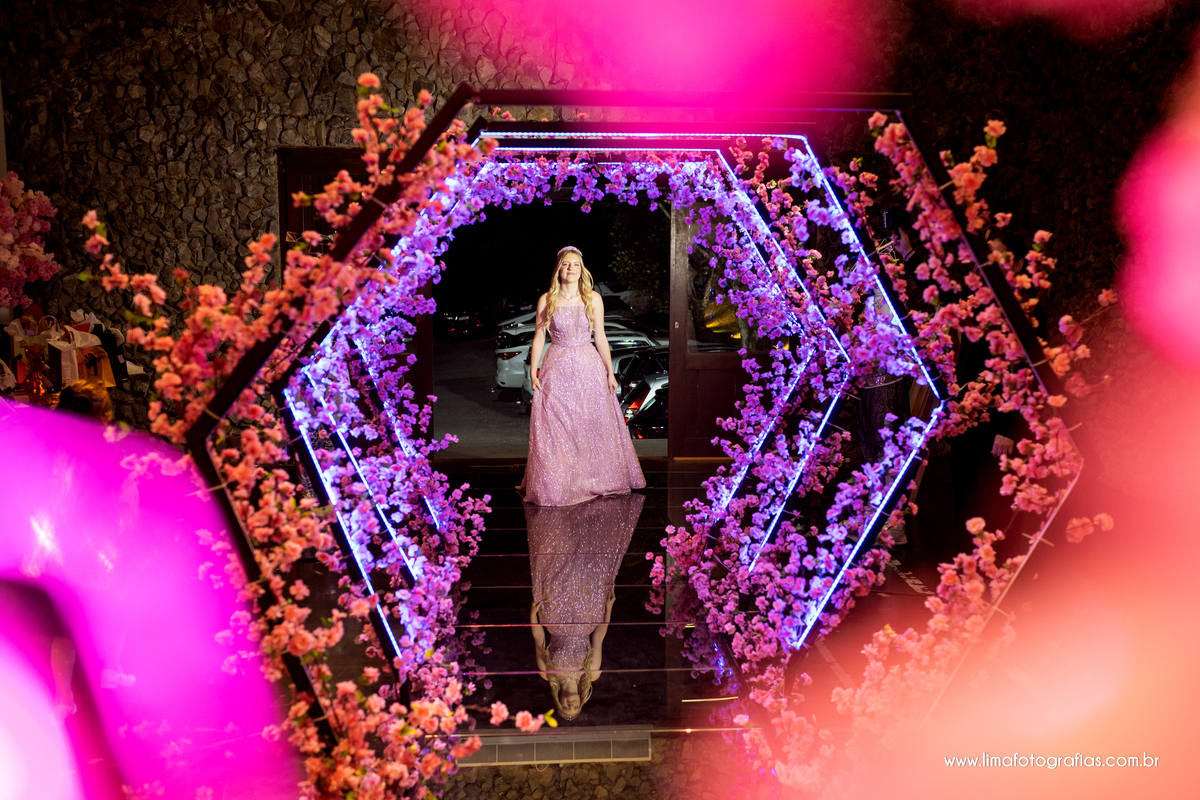 entrada da debutante, festa de 15 anos