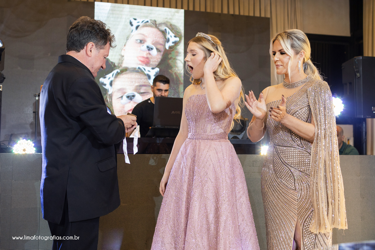 Aliança, festa de debutante