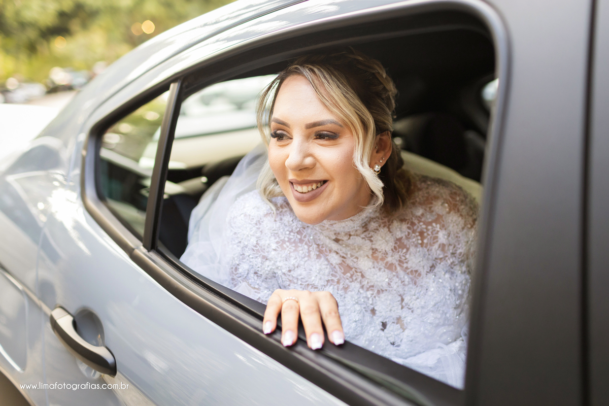 noiva no carro