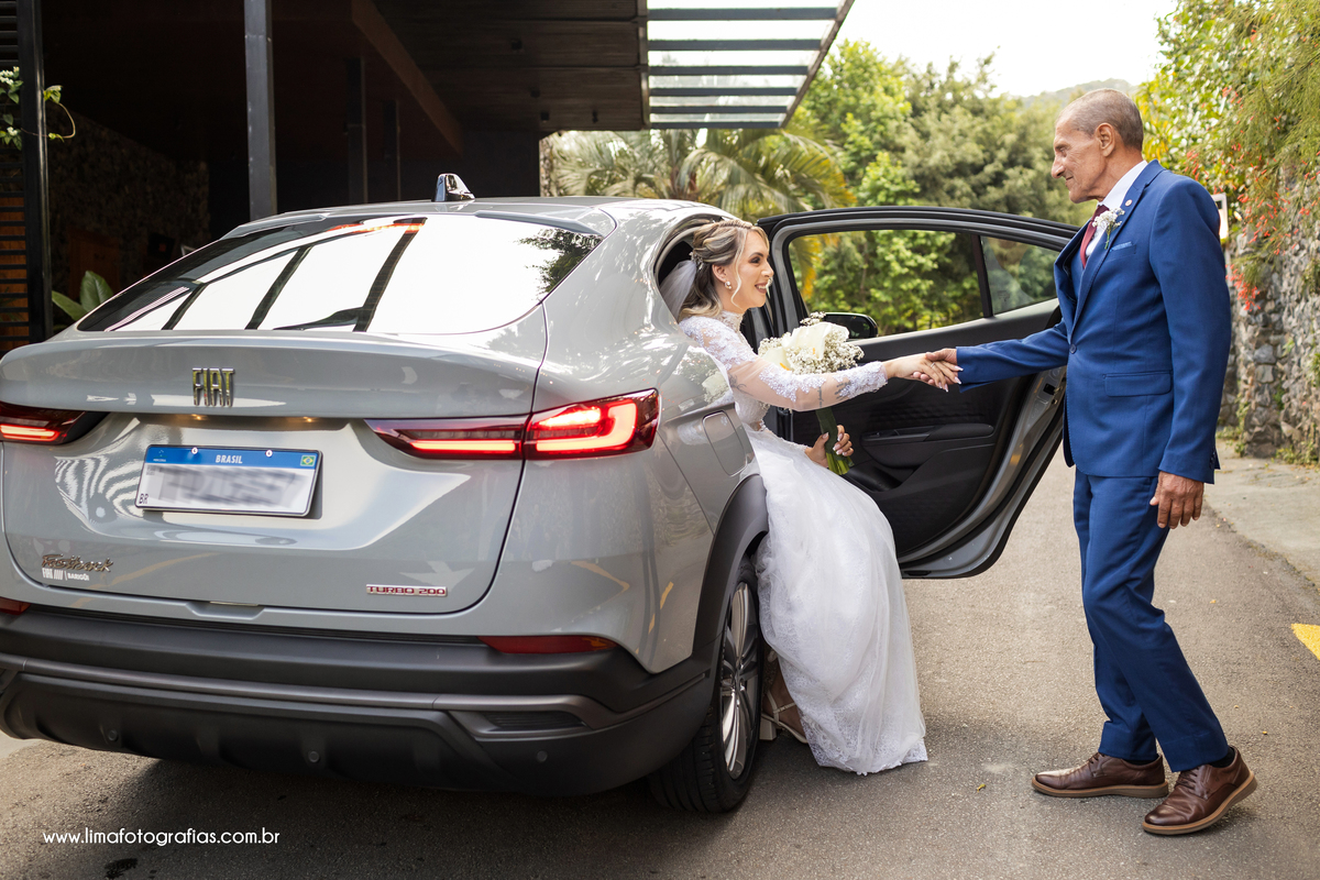 noiva no carro